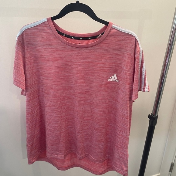 4 shirts all 2x, good condition , the grey hoodie the string has a stain on it. - Picture 3 of 9